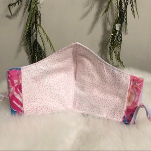 Lilly Pulitzer Other - Face Mask with Filter Pocket Lilly Pulitzer Other - Face Mask with Filter Pocket